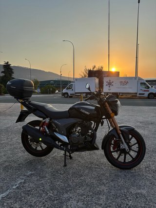 Keeway RKV 125 Negra/Gris