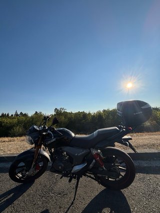 Keeway RKV 125 Negra/Gris