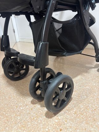Carro de bebé negro