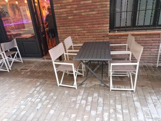 4 Mesas y 16 Sillas Plegables Aluminio