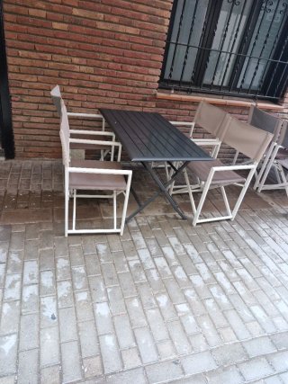 4 Mesas y 16 Sillas Plegables Aluminio