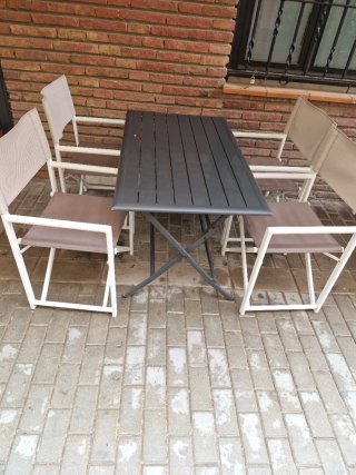 4 Mesas y 16 Sillas Plegables Aluminio