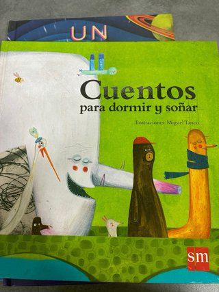 Varios libros de cuentos