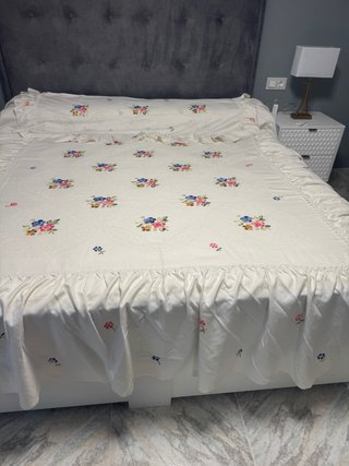 Colcha bouti floral con volantes