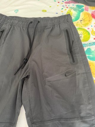 Chaqueta deportiva Nike gris