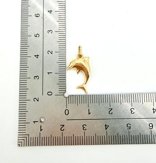 Colgante Delfin de oro de 18k, 0.44 g.