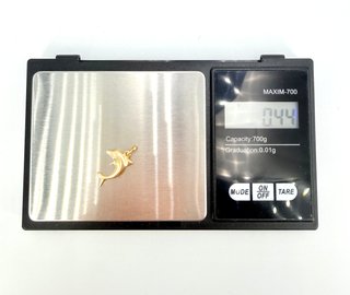 Colgante Delfin de oro de 18k, 0.44 g.