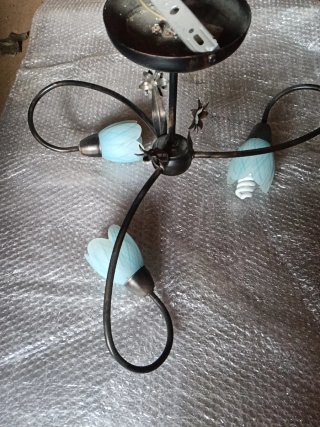 Lámpara de techo forja con pantallas azules