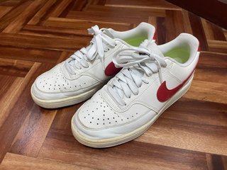 Zapatillas Nike Blancas y Rojas