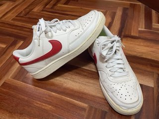 Zapatillas Nike Blancas y Rojas