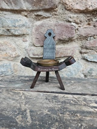 Cenicero antiguo de madera y latón