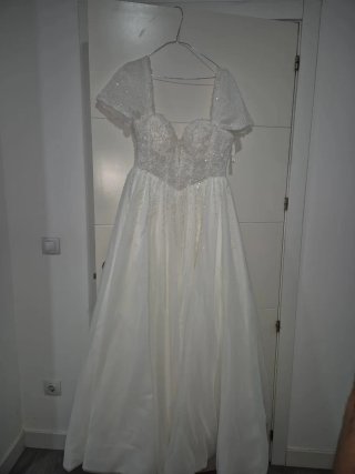 Vestido de Novia Blanco con Perlas