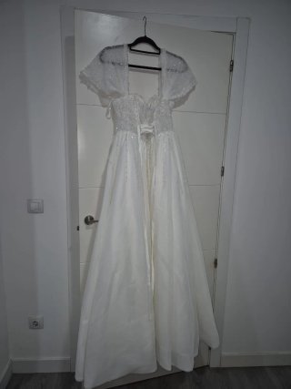 Vestido de Novia Blanco con Perlas