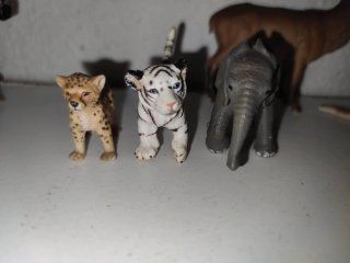 LOTE 13 ANIMALES PVC SCHLEICH + 2 FOQUITAS REGALO