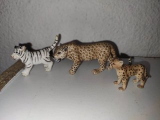 LOTE 13 ANIMALES PVC SCHLEICH + 2 FOQUITAS REGALO
