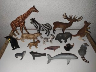 LOTE 13 ANIMALES PVC SCHLEICH + 2 FOQUITAS REGALO