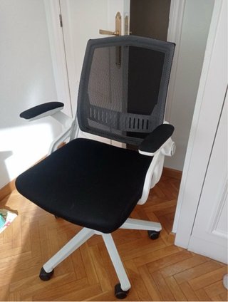Silla de escritorio ergonómica negra