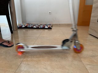 Patinete Razor Razo con ruedas luminosas