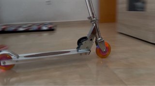 Patinete Razor Razo con ruedas luminosas