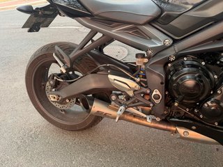 Triumph Street Triple limitada A2 Negra