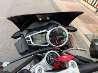Triumph Street Triple limitada A2 Negra