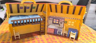 Casa de muñecas transportable de Las 3 Mellizas