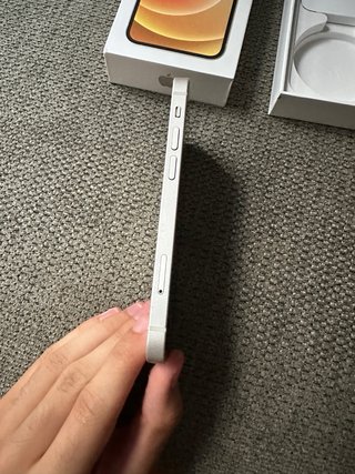iPhone 12 mini 100% batería