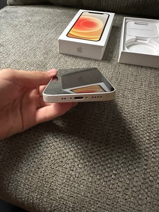 iPhone 12 mini 100% batería