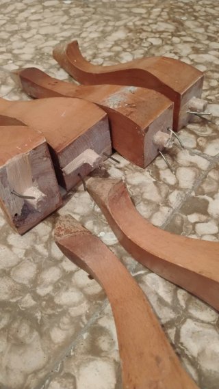 Patas de madera antiguas