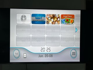Nintendo Wii + 4 mandos + Accesorios