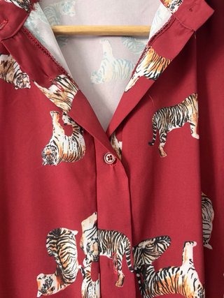 Vestido camisero largo estampado tigre