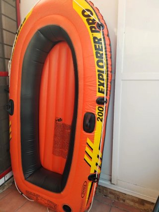Barca hinchable Explorer Pro 200