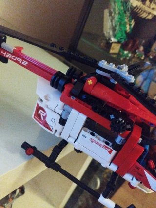 Helicóptero Lego Technic con piloto incluido