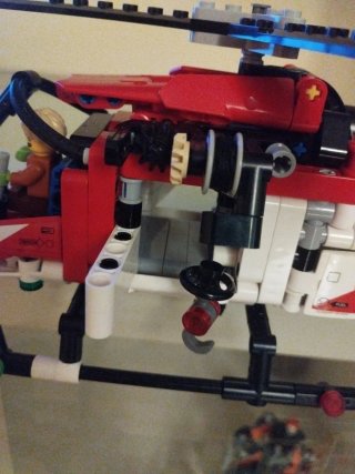 Helicóptero Lego Technic con piloto incluido