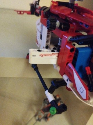 Helicóptero Lego Technic con piloto incluido