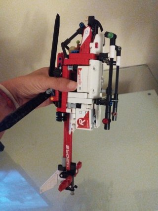 Helicóptero Lego Technic con piloto incluido