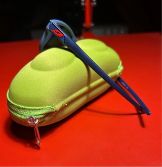 Gafas de sol niño Moxer azules sin estrenar