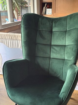 Sillón mecedora terciopelo verde oscuro estiloso