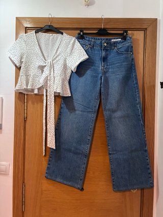 Conjunto Top Lunares y Pantalón Vaquero