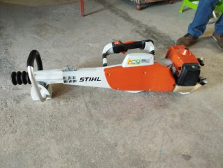 Vareadora Stihl con arnés