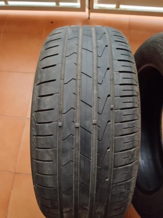 Pareja Neumáticos Hankook 215/55 R17 (DOT 5122)