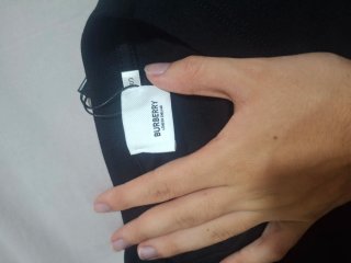 Camiseta Burberry Negra Logo circular.