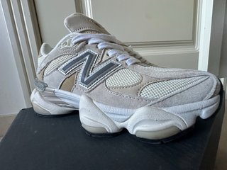 New Balance 9060 Beige/Blanco
