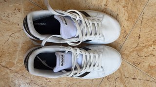 Zapatillas Adidas Blancas y Negras