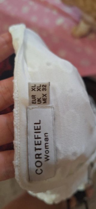 Vestido blanco Cortefiel volantes