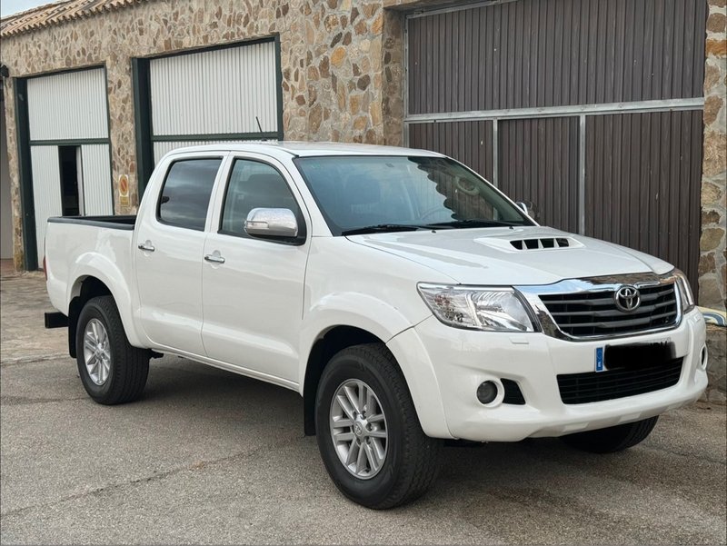 Toyota Hilux 2016 - foto 1