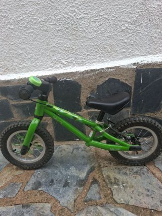 Bicicleta infantil verde