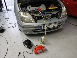 Refrigercion del automóvil carga de gas