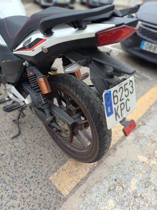 RIEJU ESTRADA 125CC Blanca y Negra