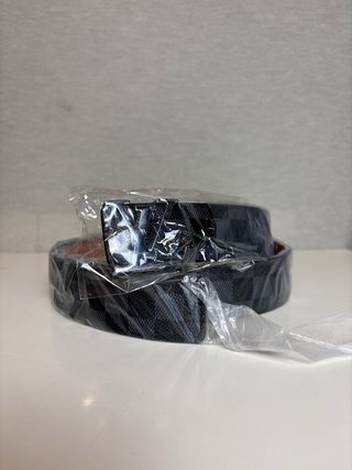 Cinturón estilo Louis Vuitton LV